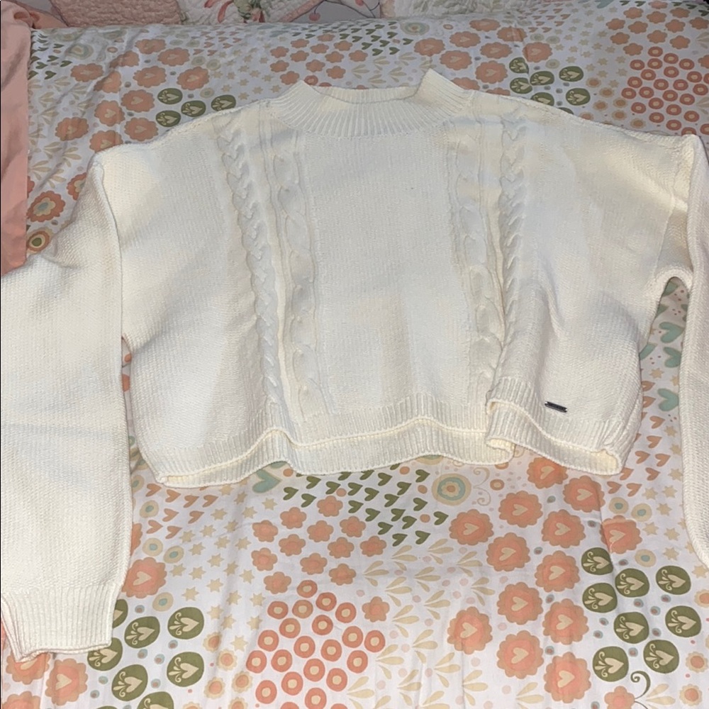 Hollister Cream Knit Crop Top with Long Sleeves